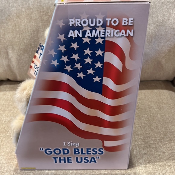 “God Bless the USA” singing teddy bear - Picture 10 of 12